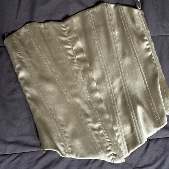 Elegant Satin Corset Top - Picture 4 of 4